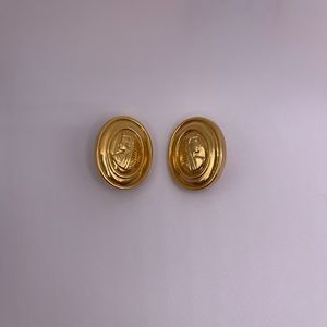 VTG Gold-tone Oval Round Egyptian Clip On Earrings
